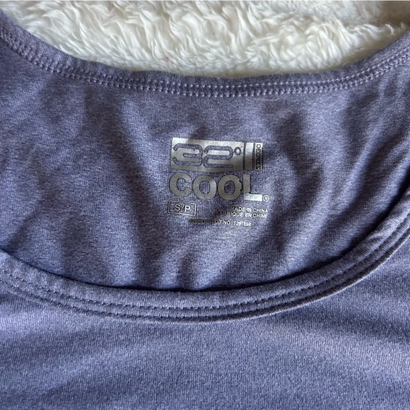 32 Degrees Cool Women's Small Lavender Stretchy T-Shirts (2 Pack) - Picture 3 of 7